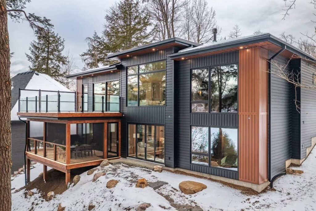 Stratton Home in Deehurst near golf course